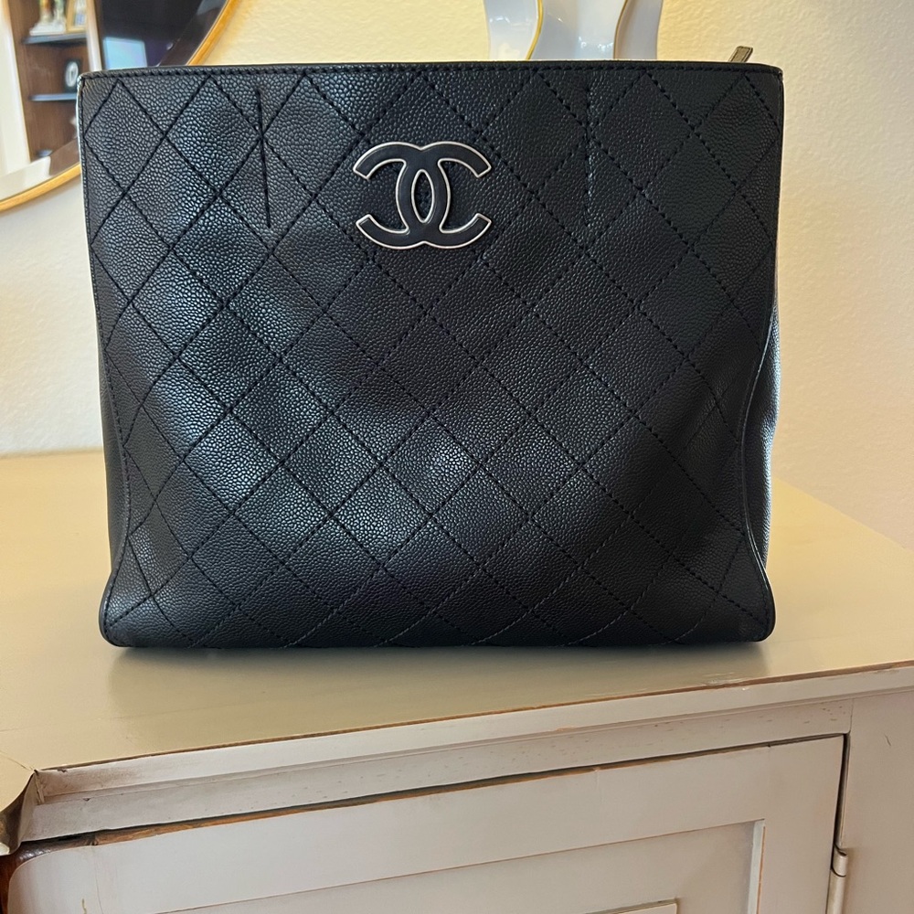 CHANEL Black Quilted Leather Bag with Silver Logo - Picture 2 of 9
